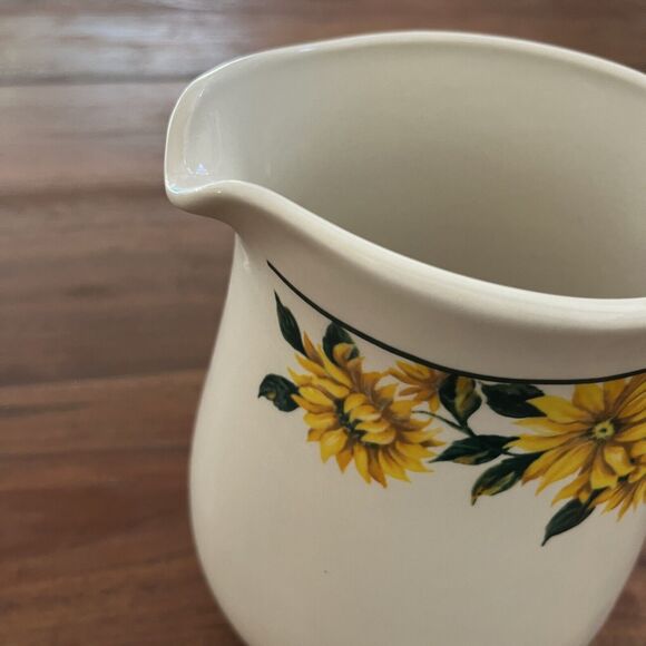 Thomson Pottery Sunflower 64 oz Pitcher - Picture 3 of 9